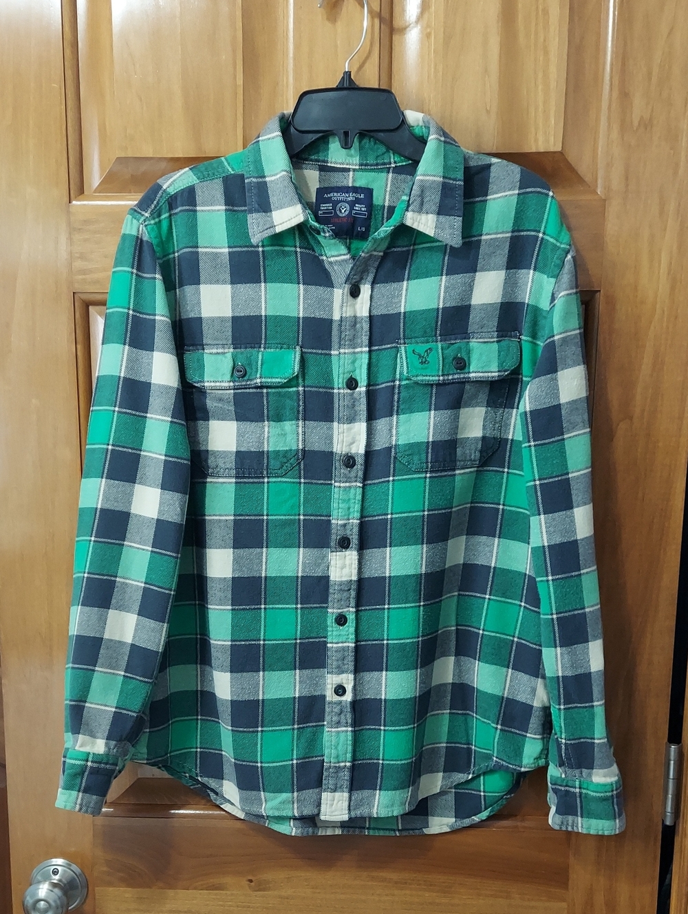 AEO Green & Navy Athletic Fit Plaid Button-Down Soft Flannel Shirt, Size Large▪︎